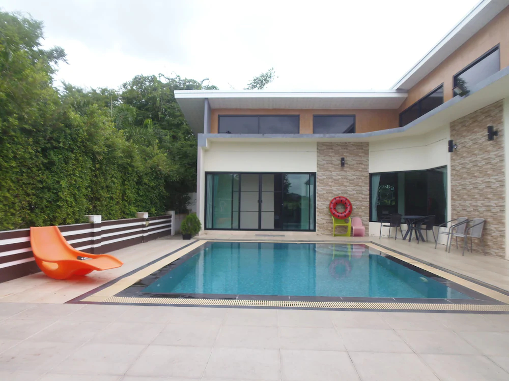Sattahip Pool Villa