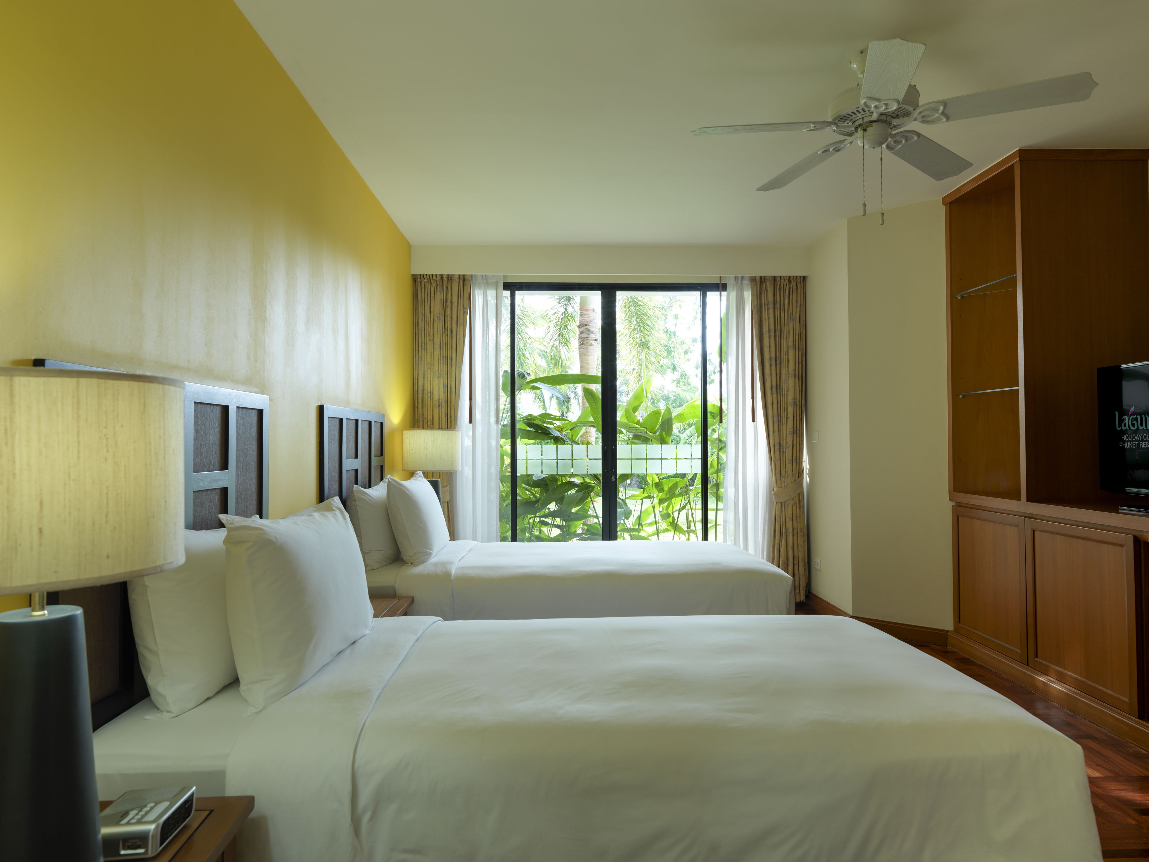 Homm Suites Laguna
