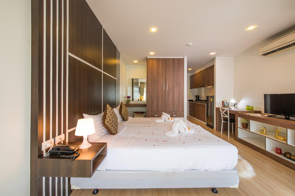 Golden Manora Hotel