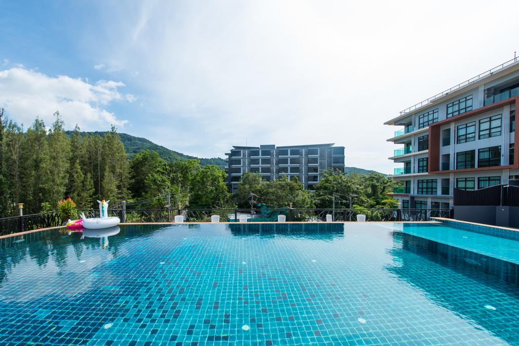 Golden Manora Hotel
