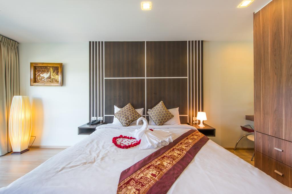 Golden Manora Hotel
