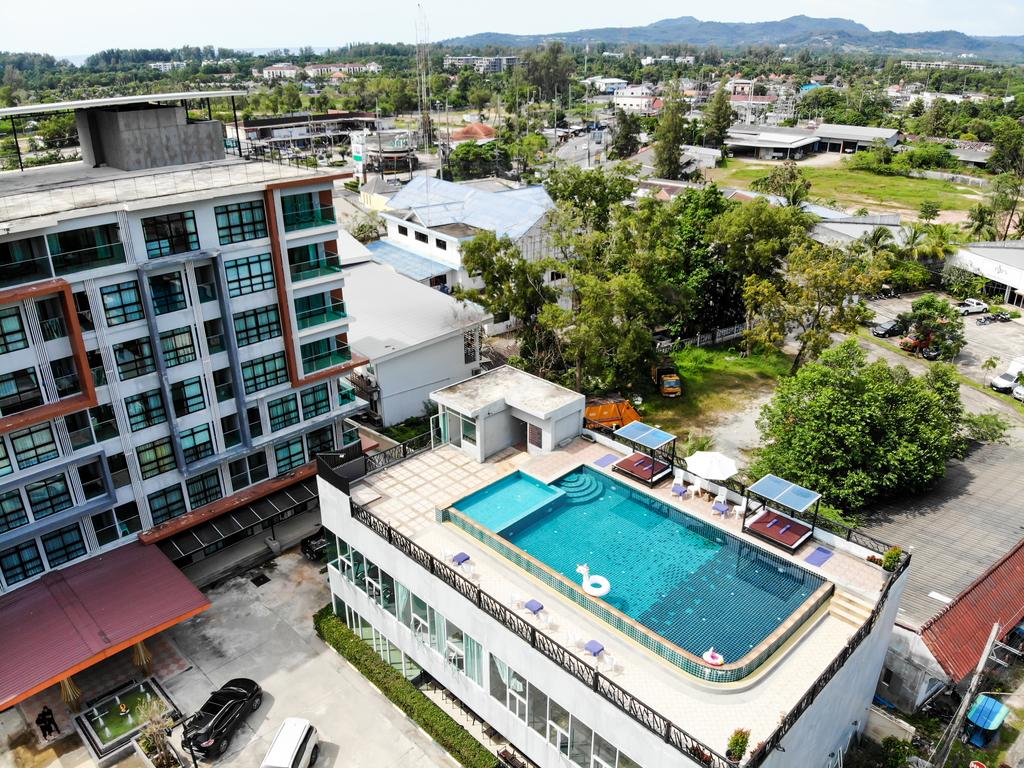 Golden Manora Hotel