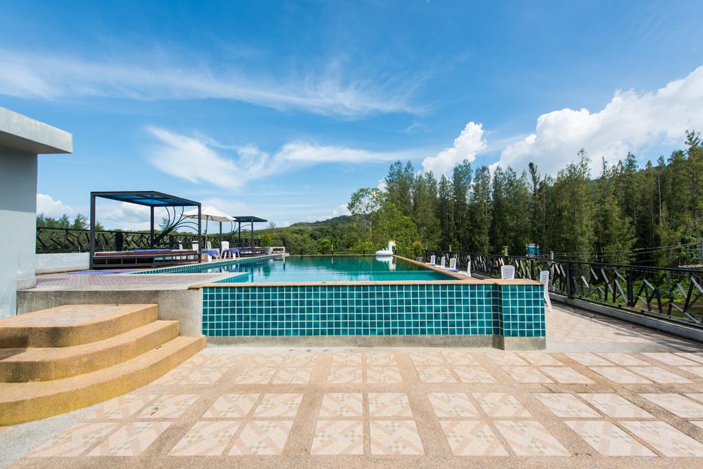 Golden Manora Hotel