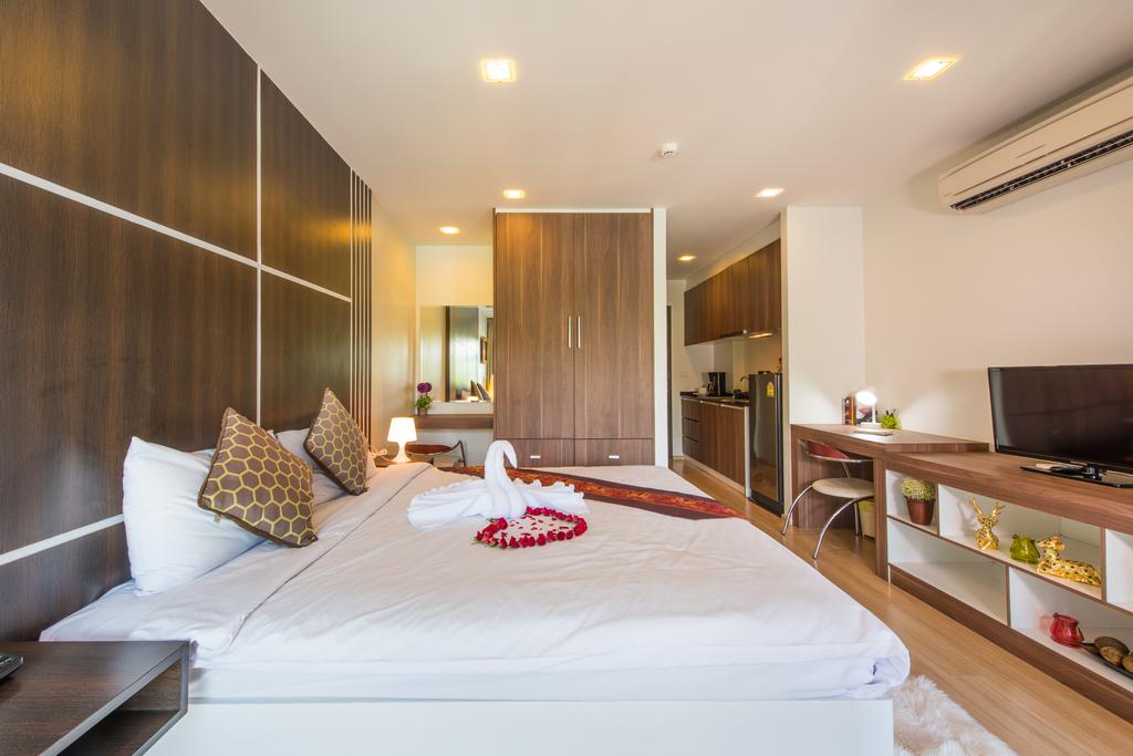 Golden Manora Hotel