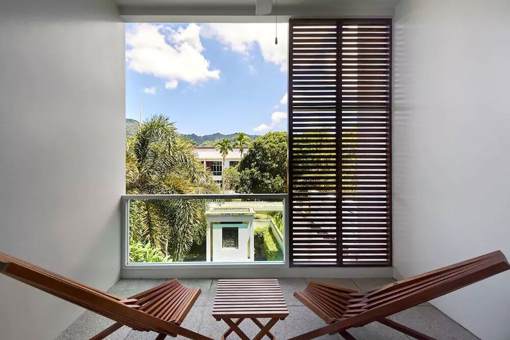 Oxygen Villa by Alexanders
