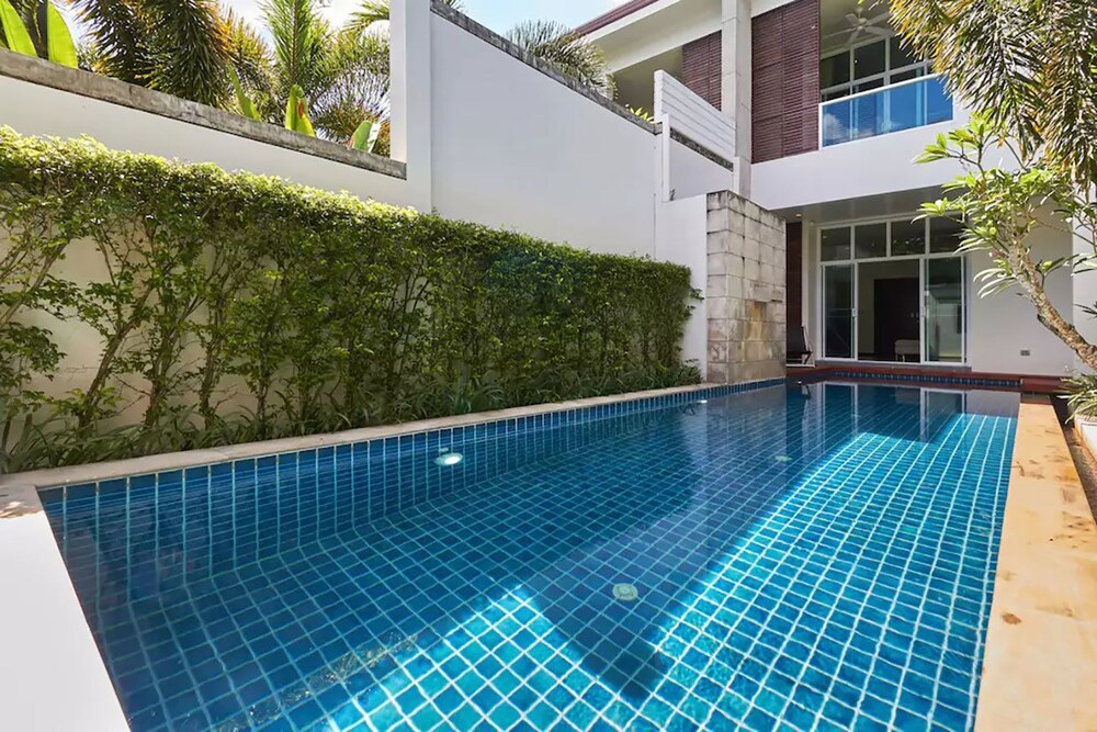 Oxygen Villa by Alexanders