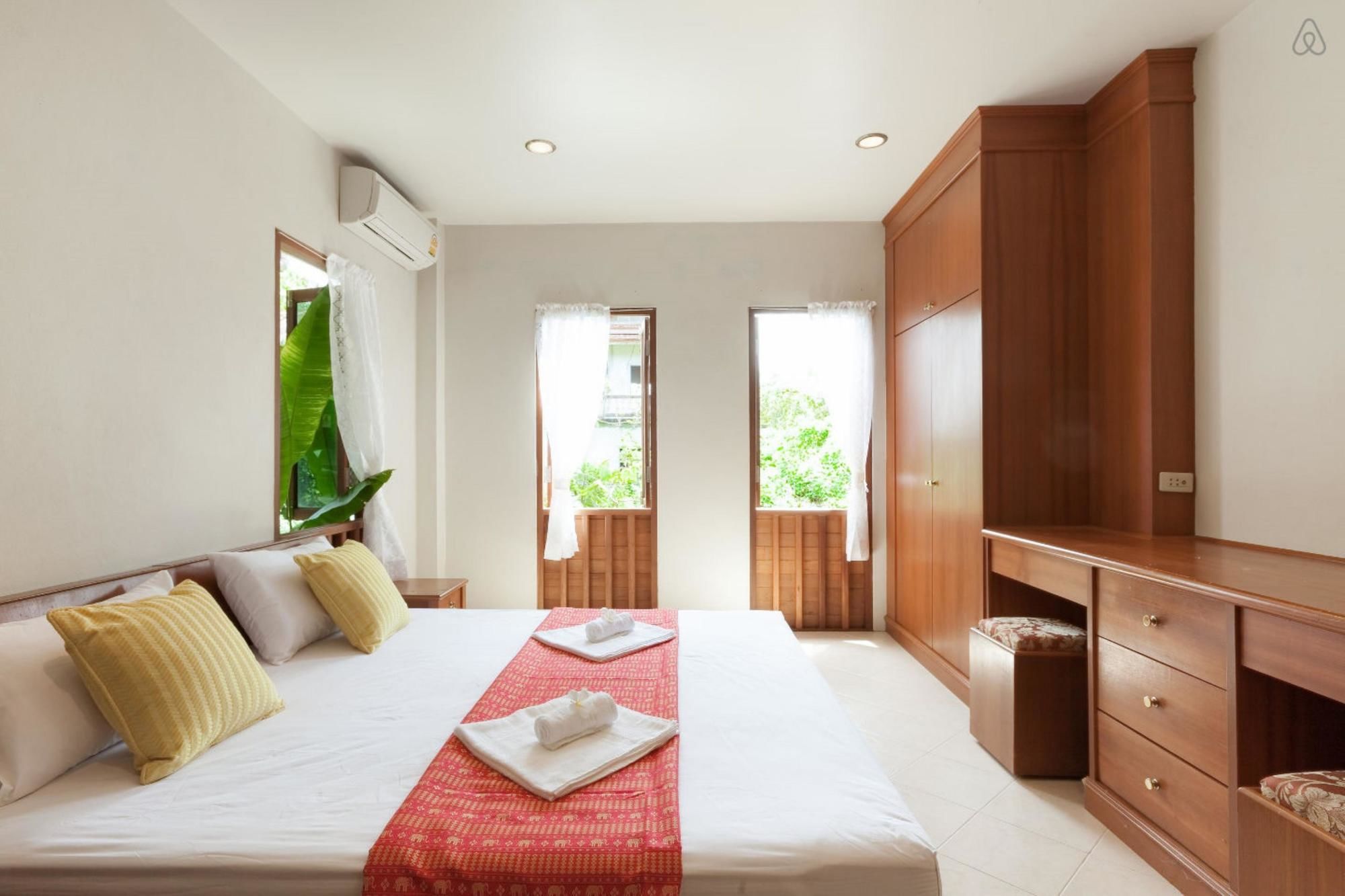 Villa Behind The Sea