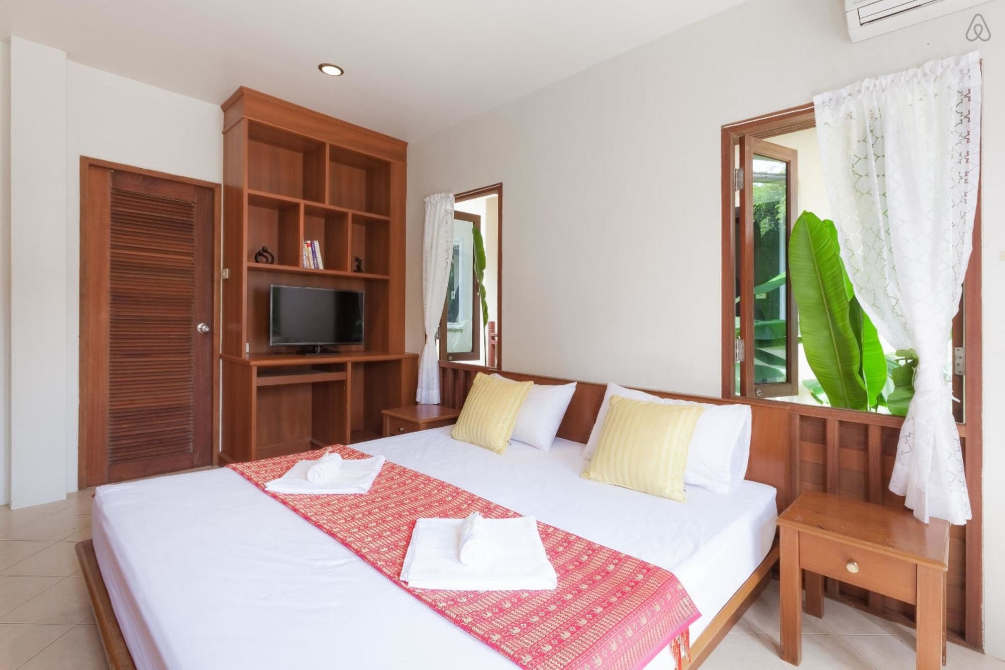 Villa Behind The Sea