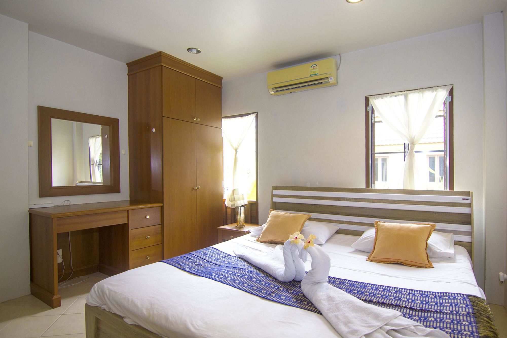 Villa Behind The Sea