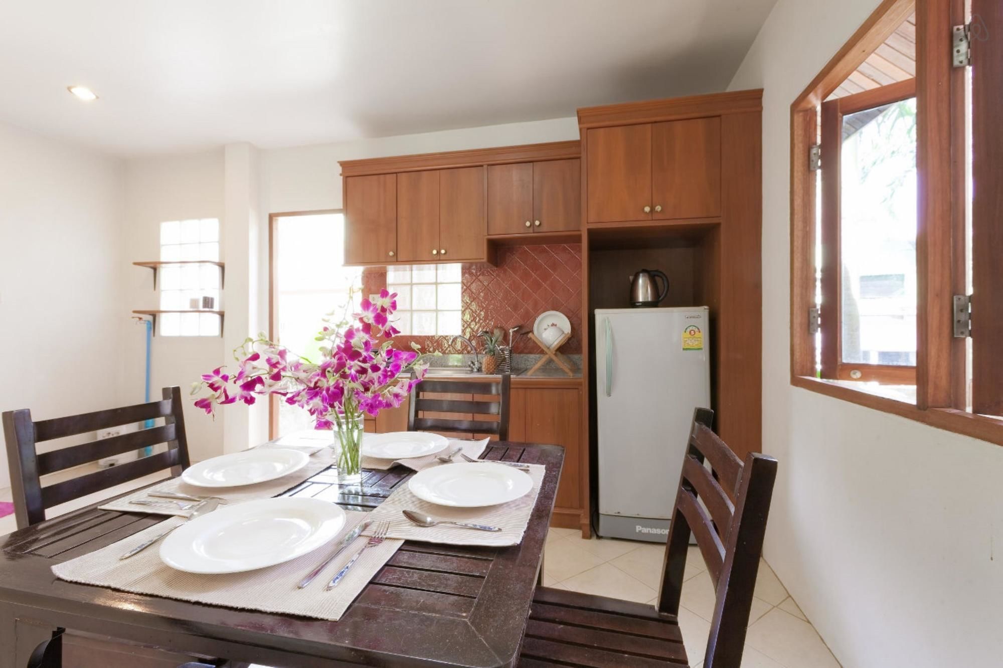 Villa Behind The Sea