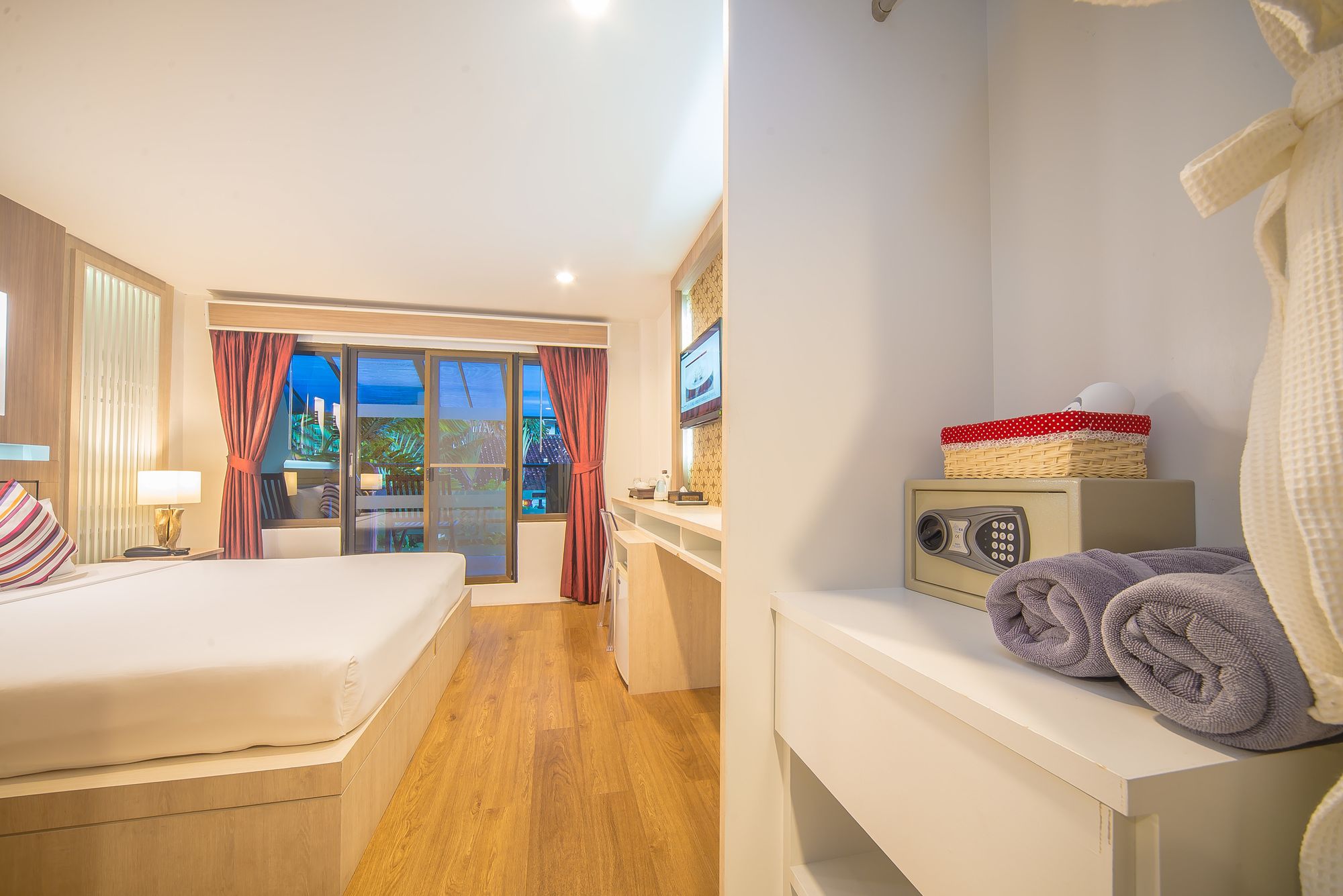 Ao Chalong Villa Resort & Spa