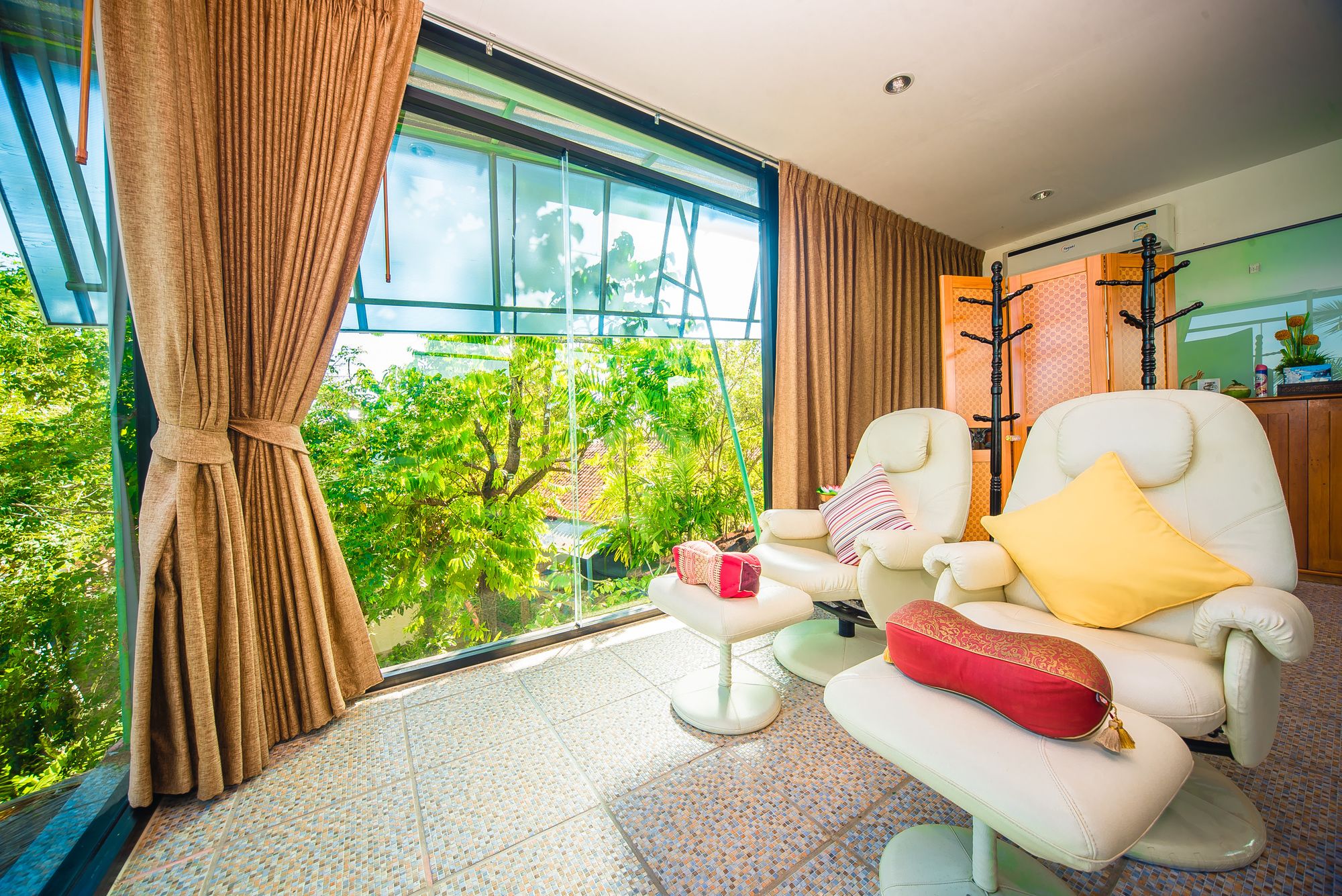 Ao Chalong Villa Resort & Spa