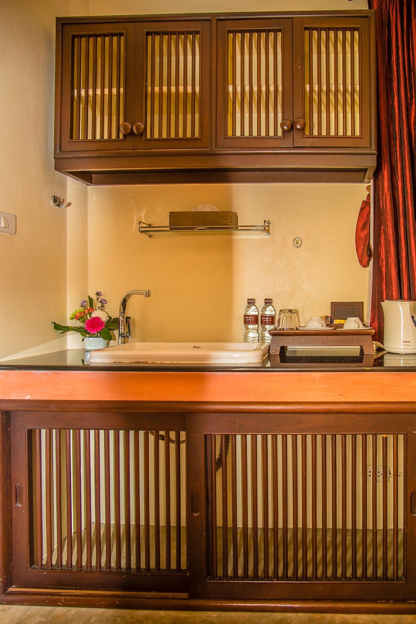 Ao Chalong Villa Resort & Spa