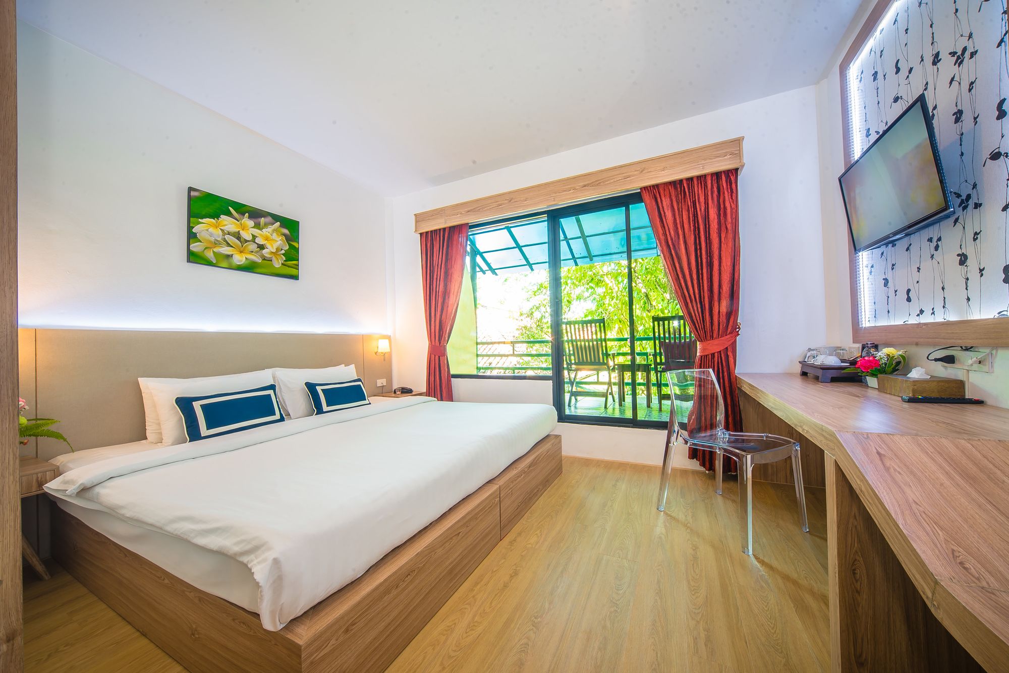 Ao Chalong Villa Resort & Spa