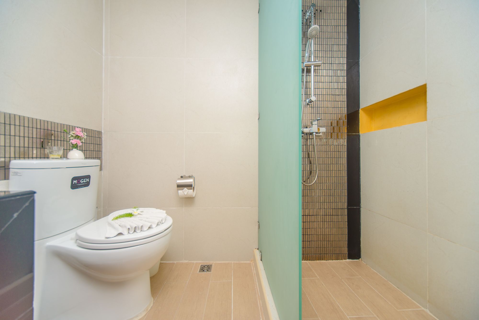 Ao Chalong Villa Resort & Spa