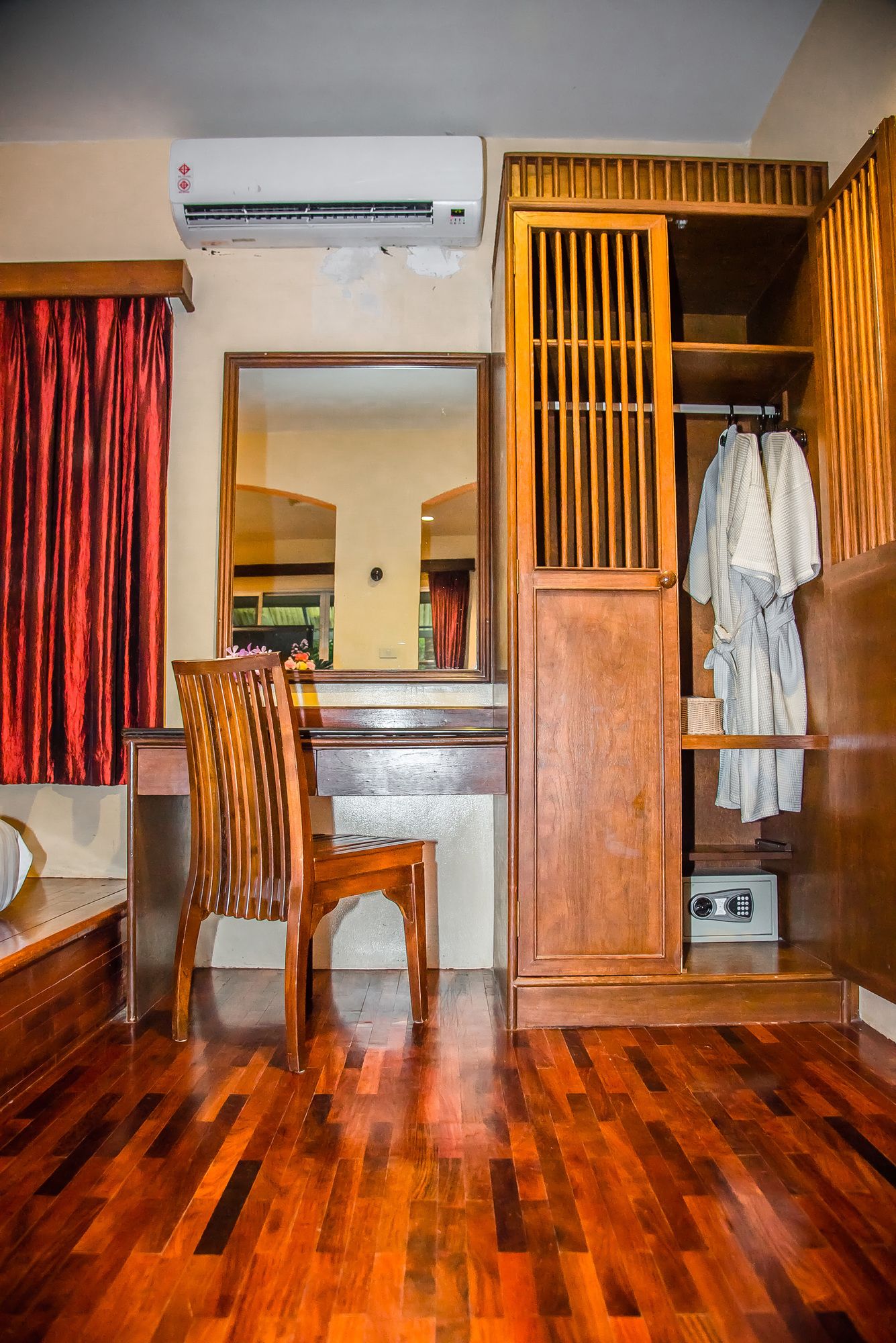 Ao Chalong Villa Resort & Spa