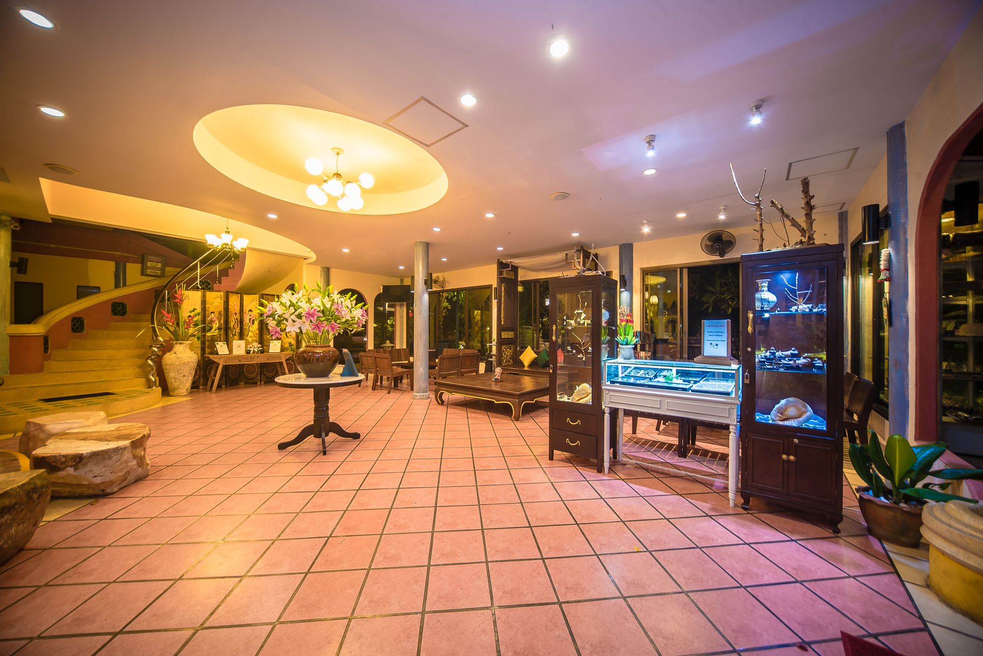 Ao Chalong Villa Resort & Spa