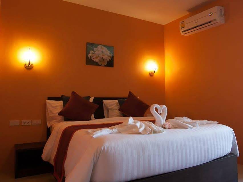 Baan Tonnam Place