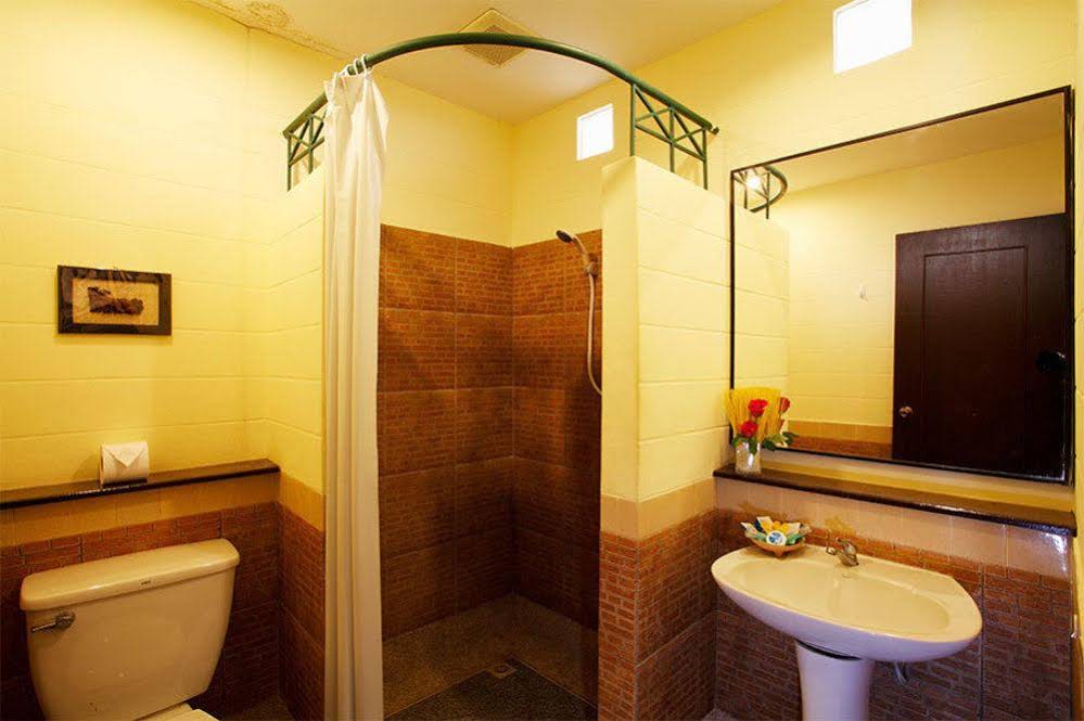 Tuana Hotels Brook Pool Access