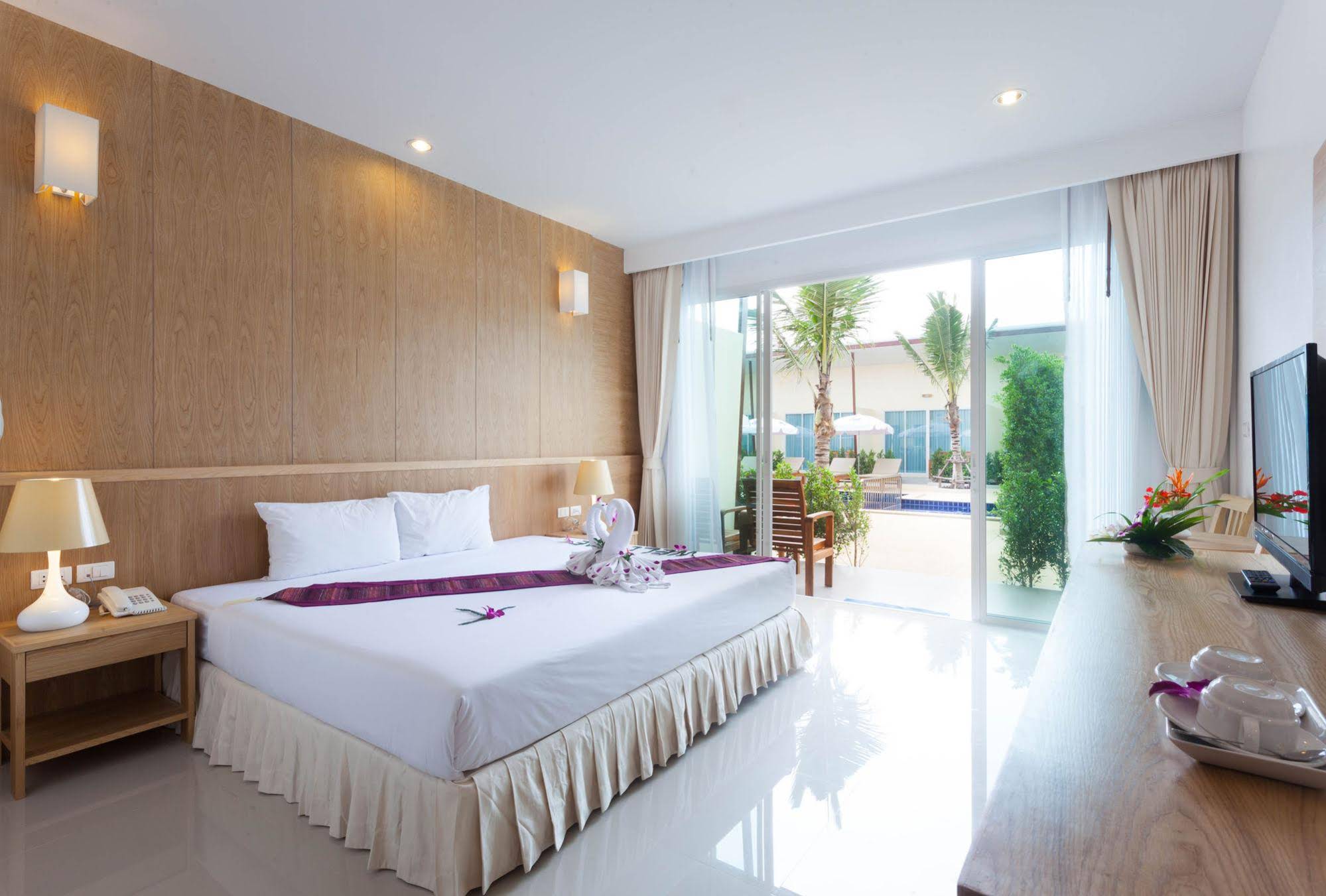 Chalong Princess Pool Villa Resort