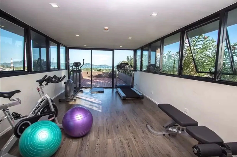 Dlux Condominium