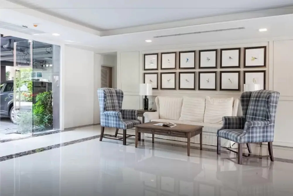 Dlux Condominium