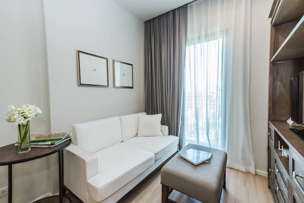 Dlux Condominium
