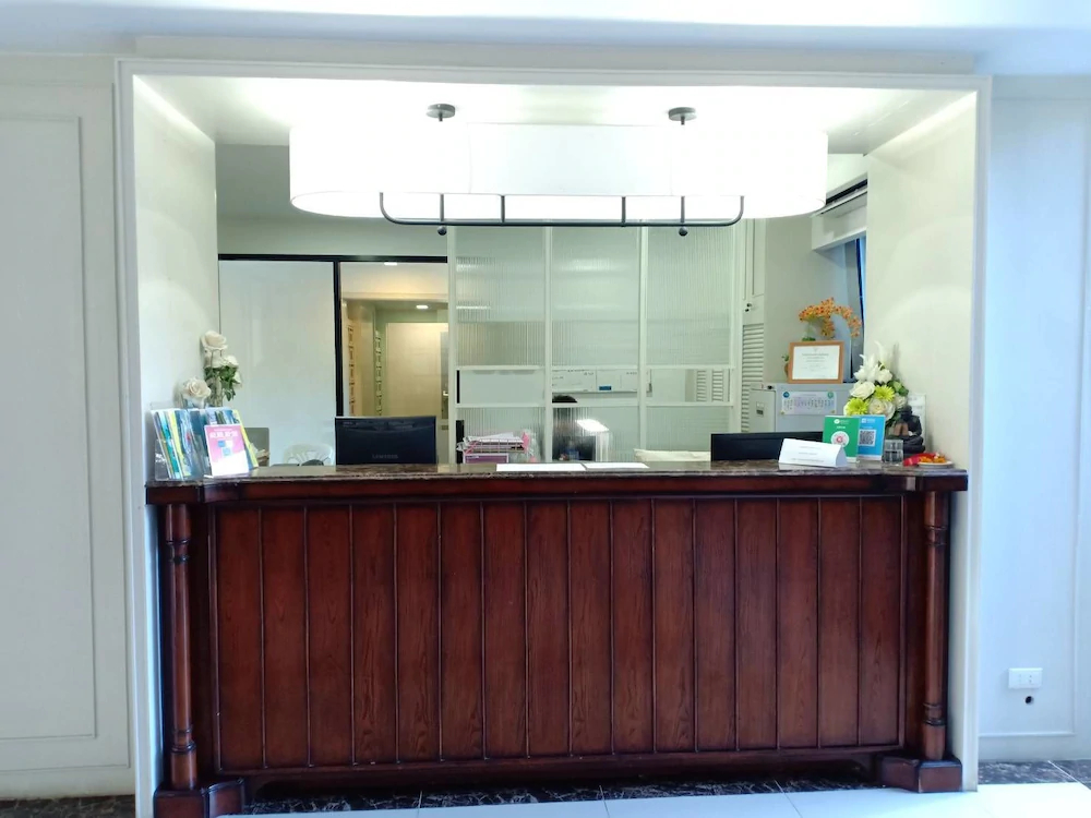 Dlux Condominium