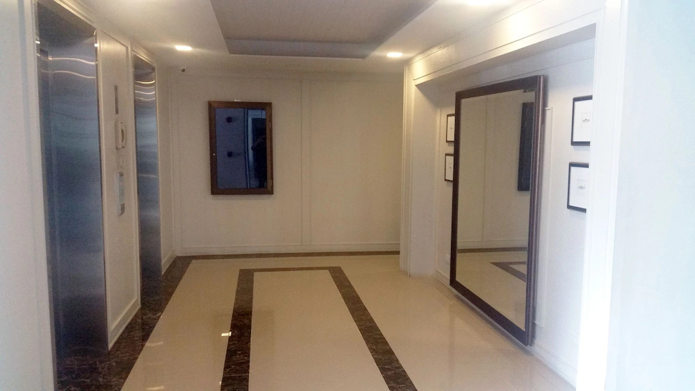 Dlux Condominium