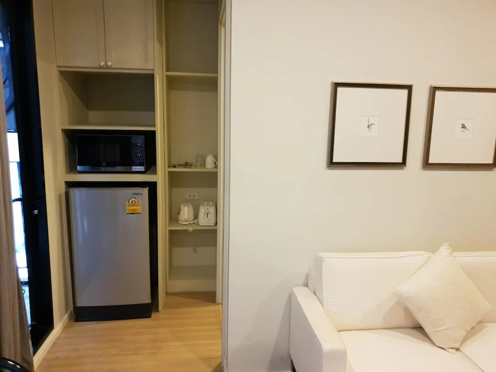 Dlux Condominium