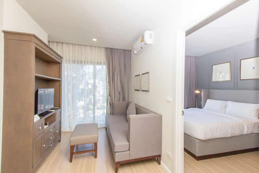 Dlux Condominium