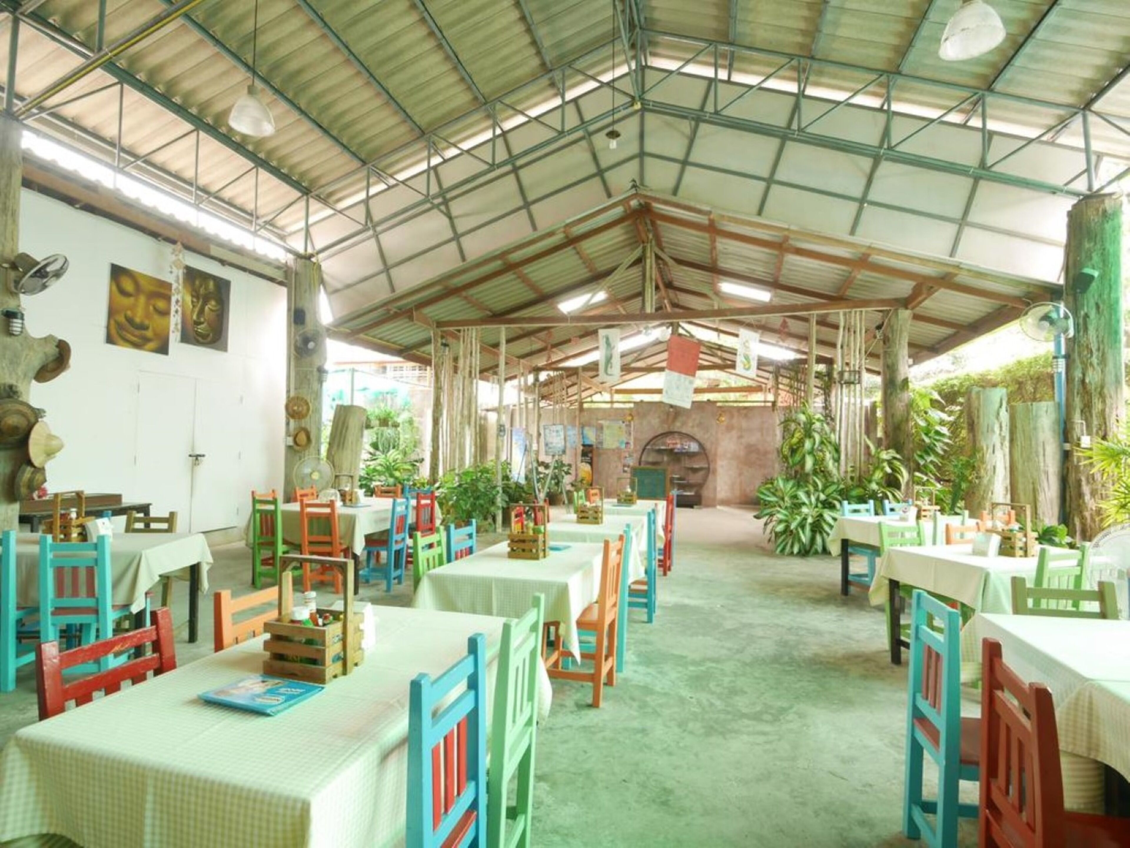 Forest Bungalows and Mama's Restaurant