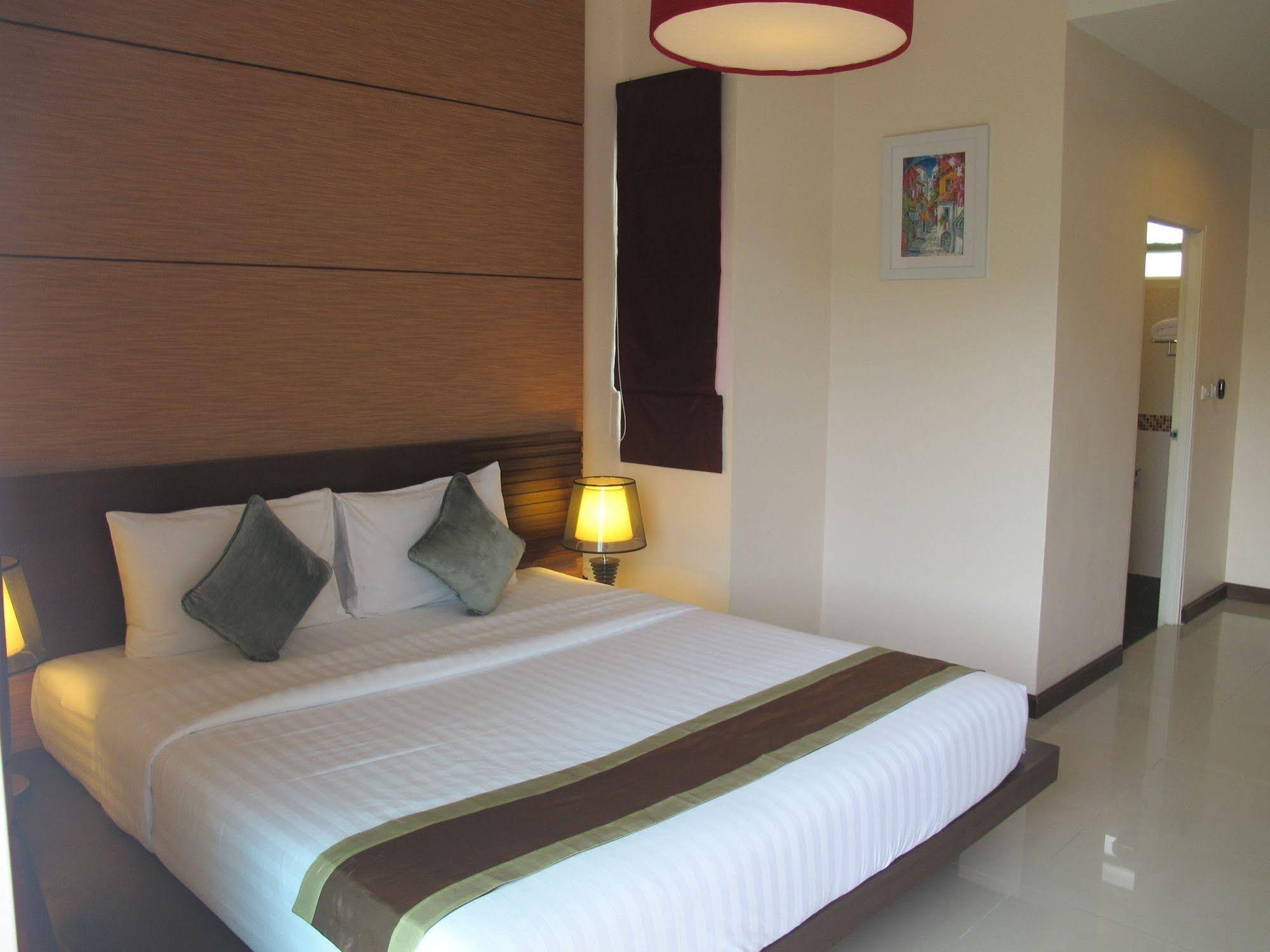 Jula Place Hotel