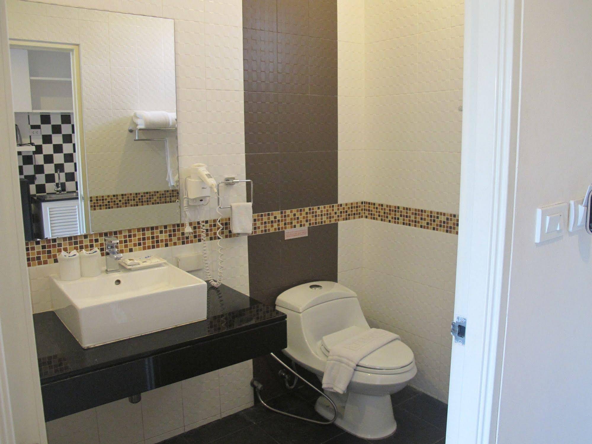 Jula Place Hotel
