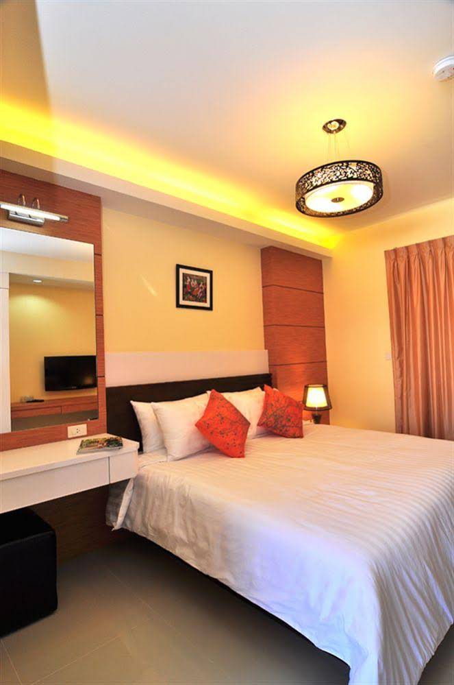Jula Place Hotel