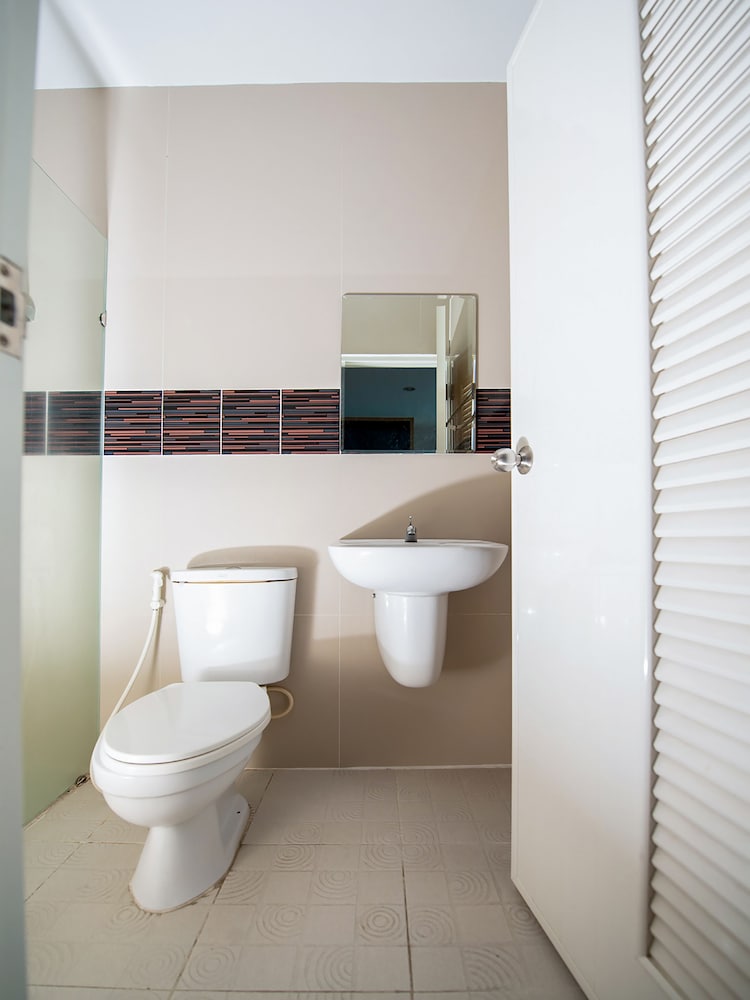 Phoomjai House by OYO Rooms
