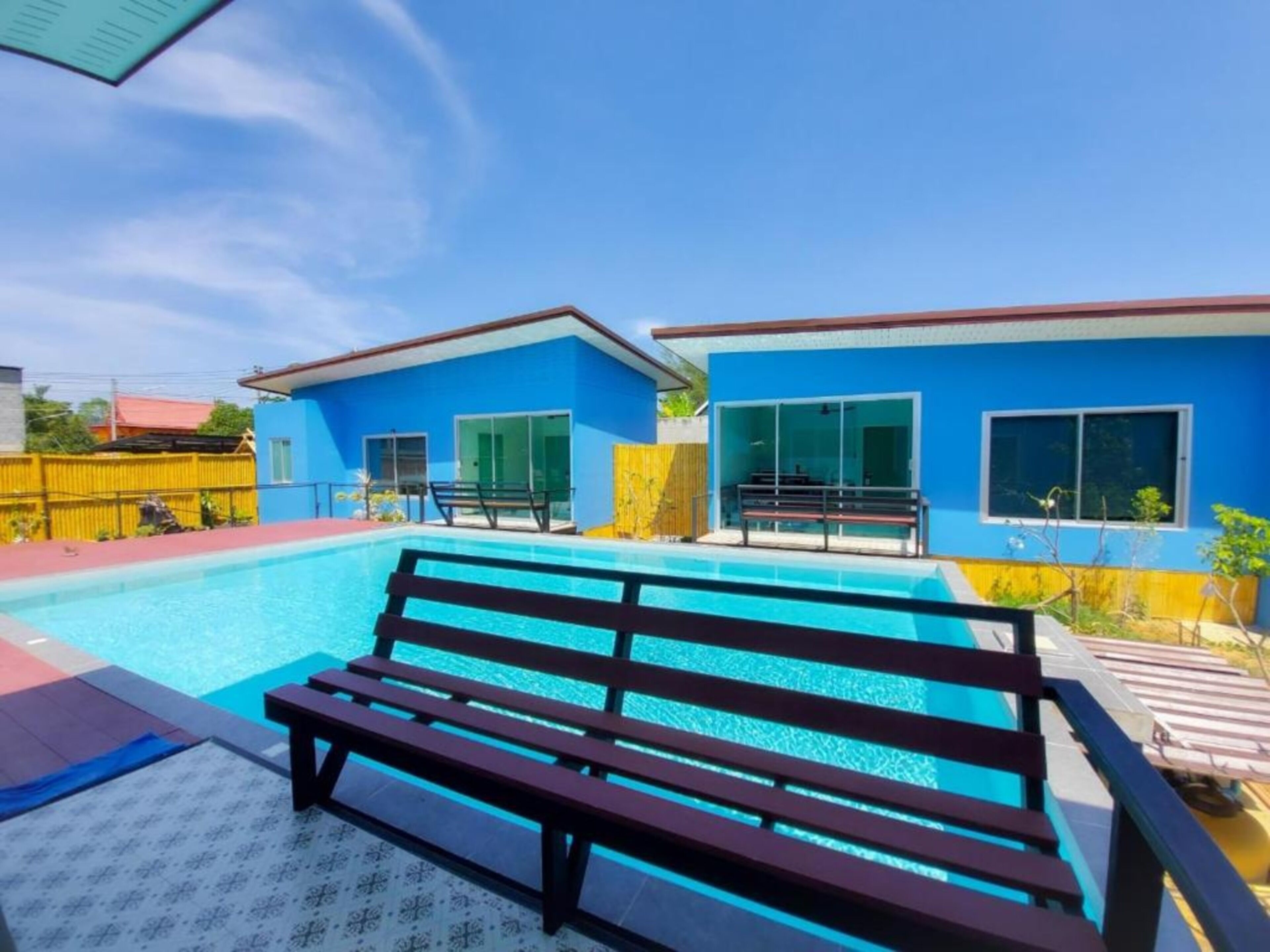Rad Hut Pool Villa