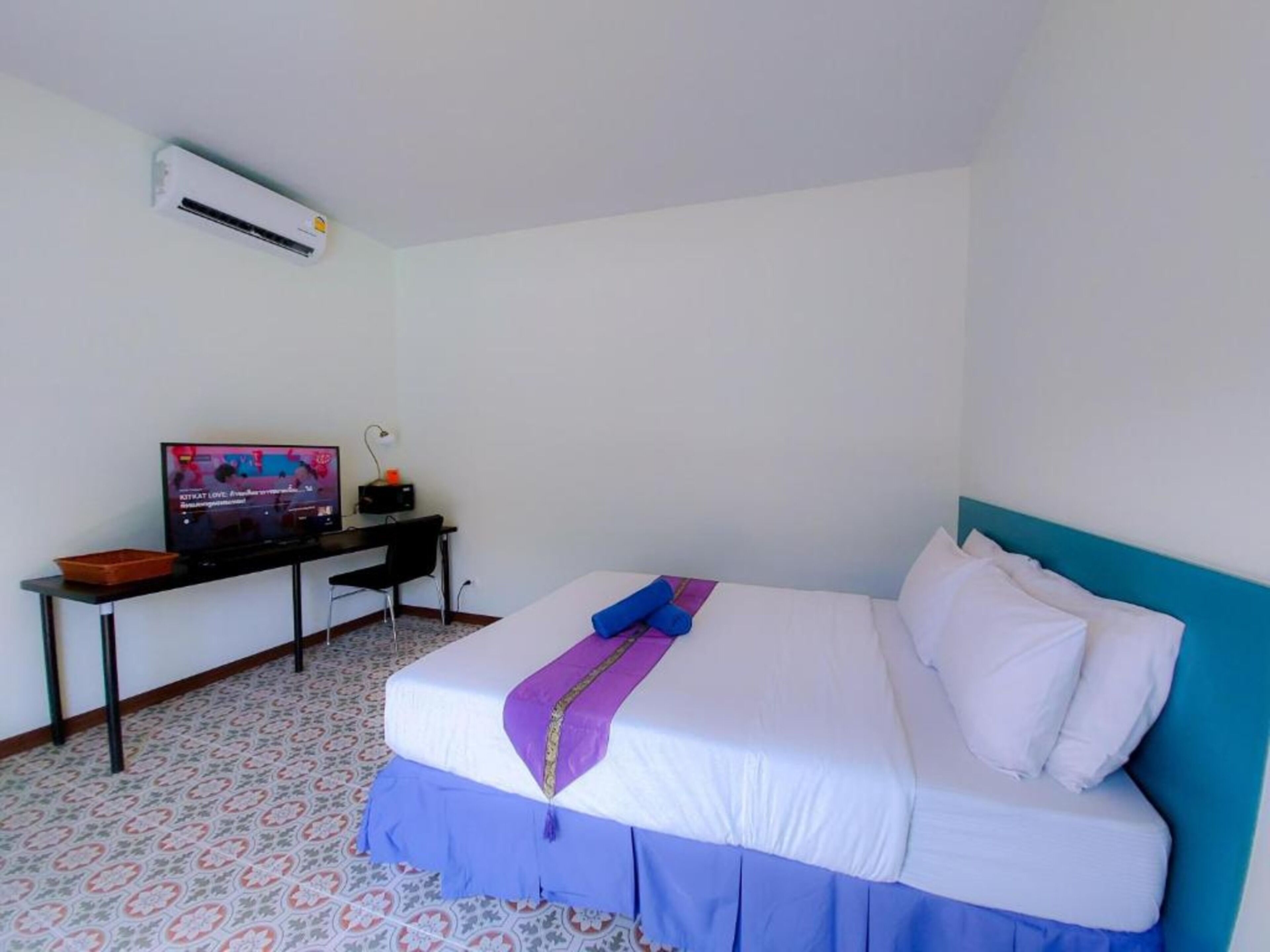Rad Hut Pool Villa
