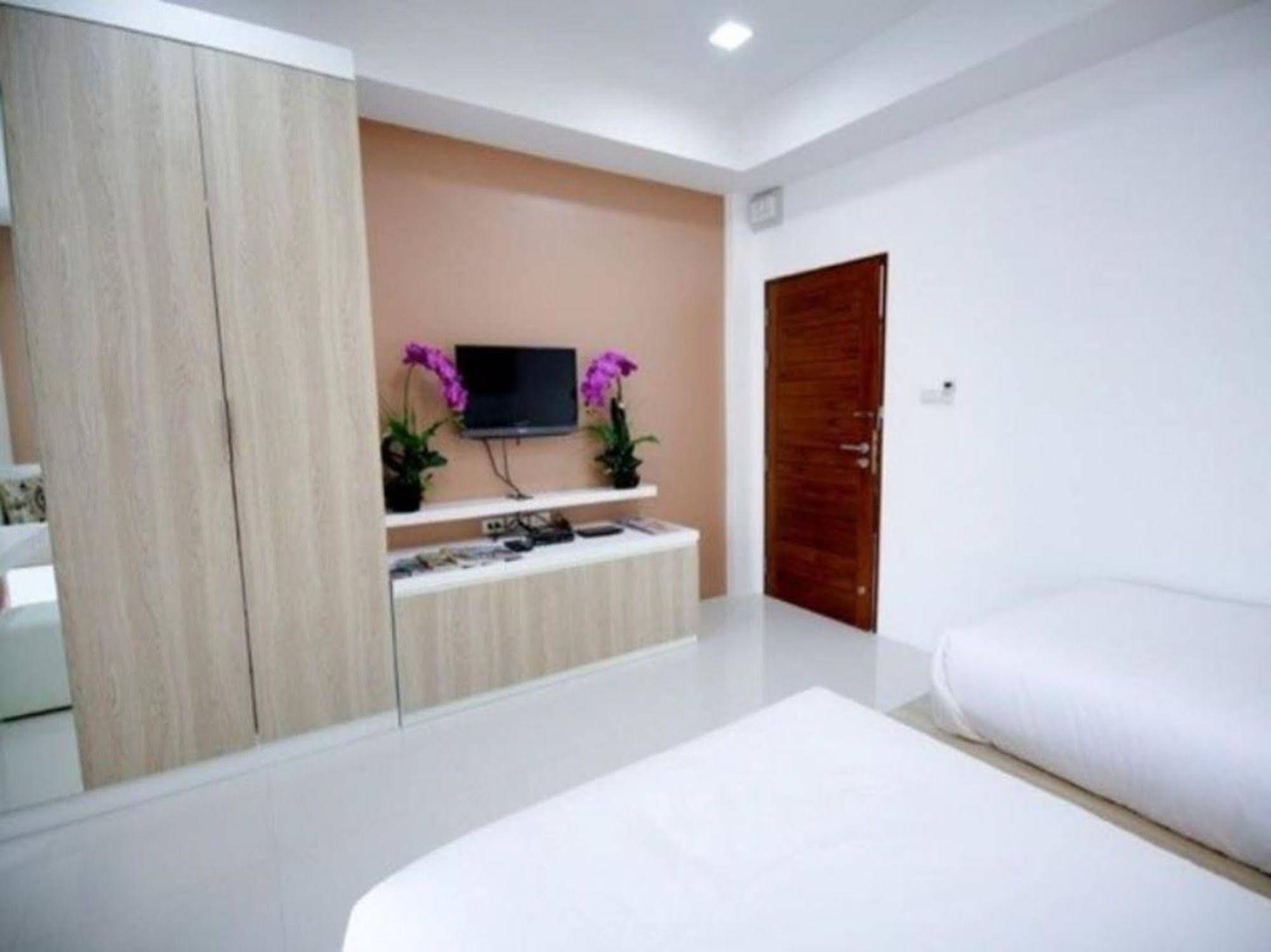 S5 Residence and Cafe