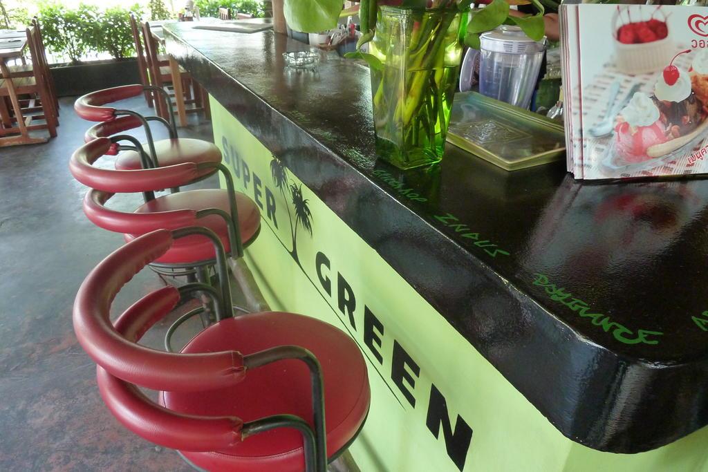 Super Green Hotel