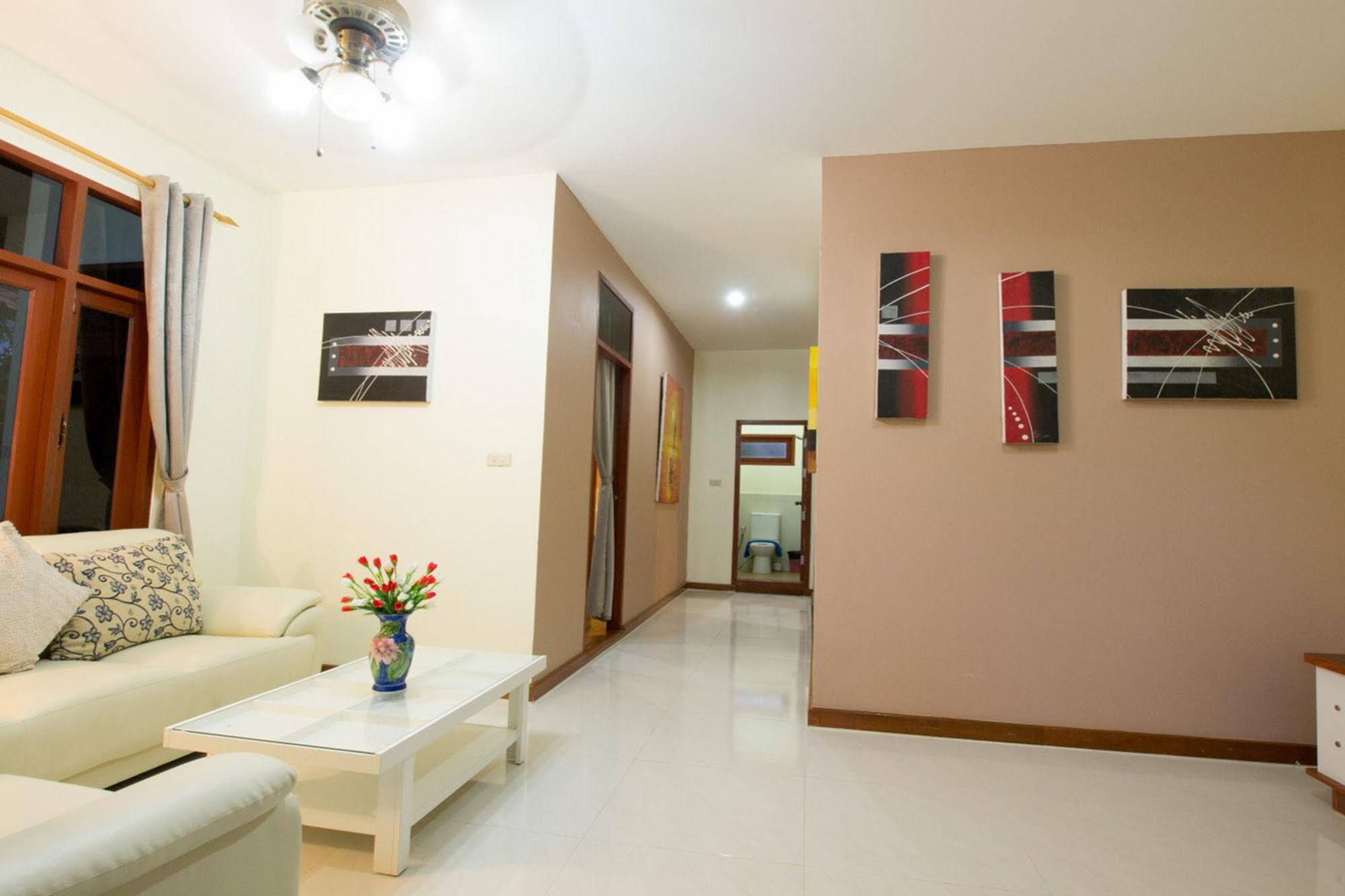 Aisawan Villas