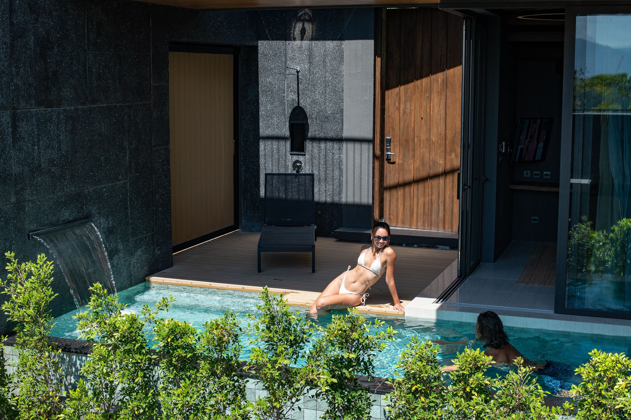 Akra Collection Layan