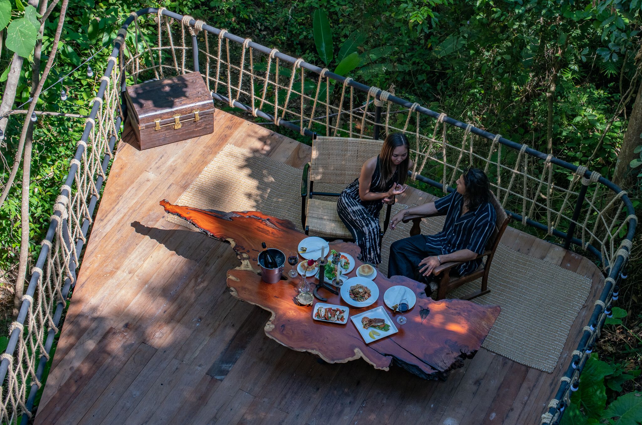 Akra Collection Layan