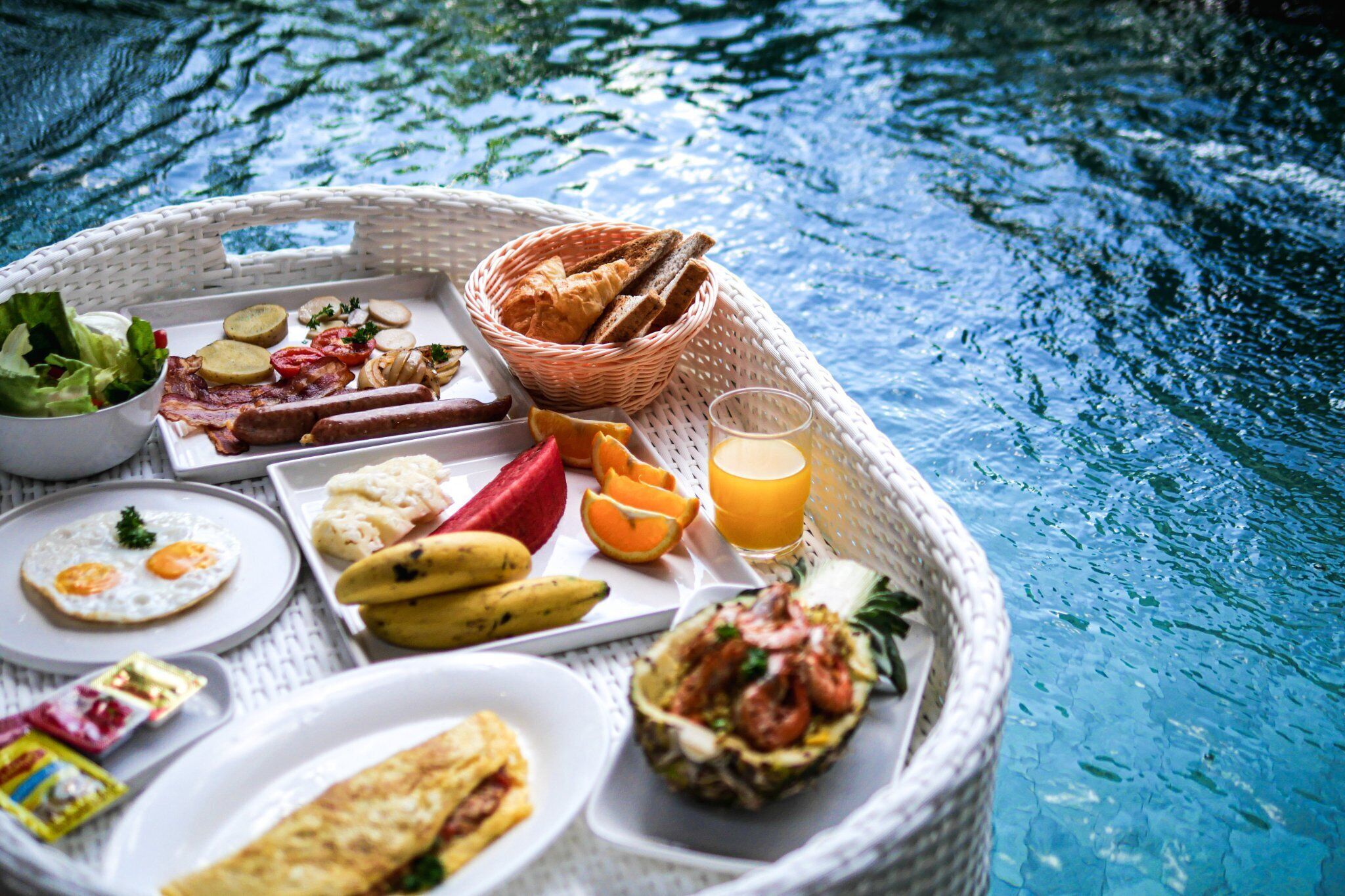 Akra Collection Layan