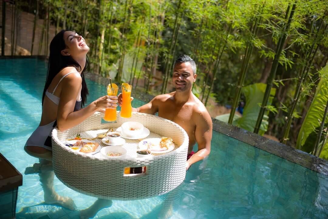 Akra Collection Layan