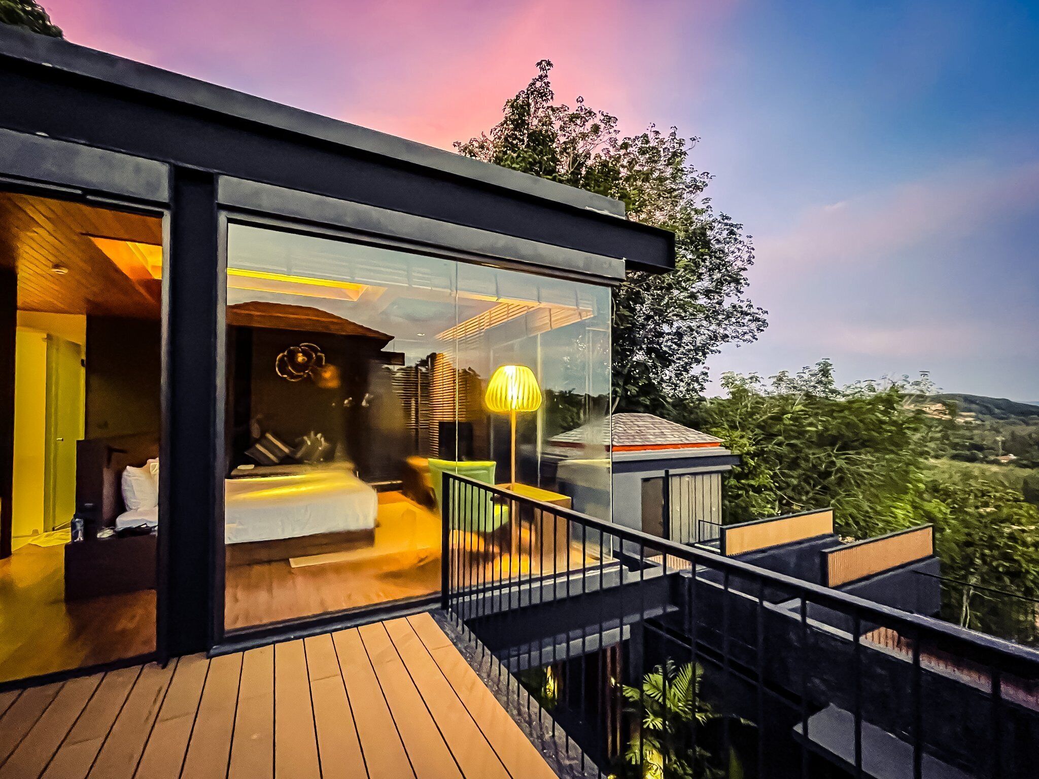 Akra Collection Layan