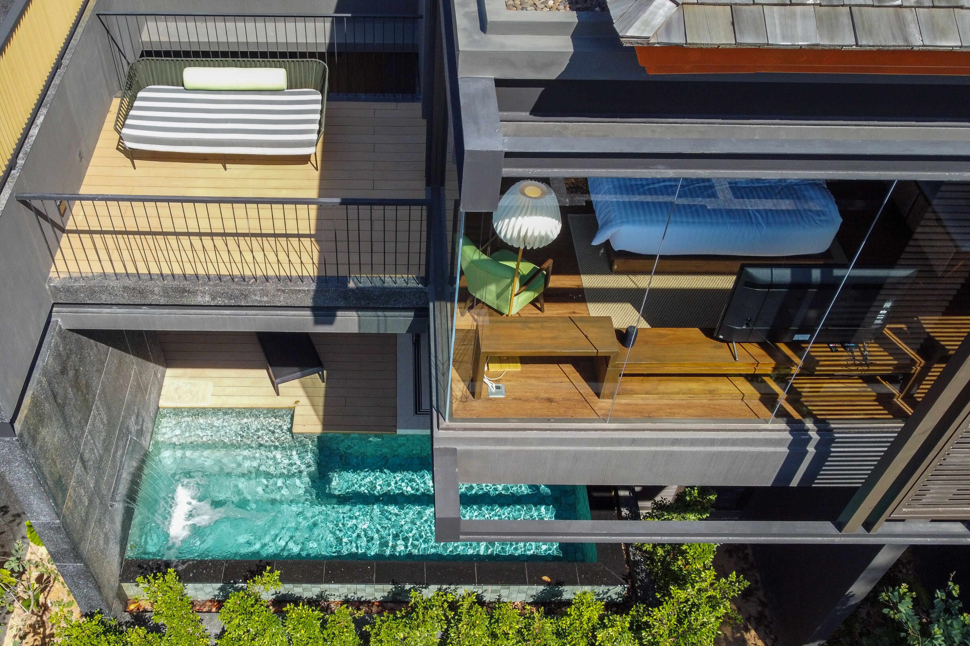 Akra Collection Layan