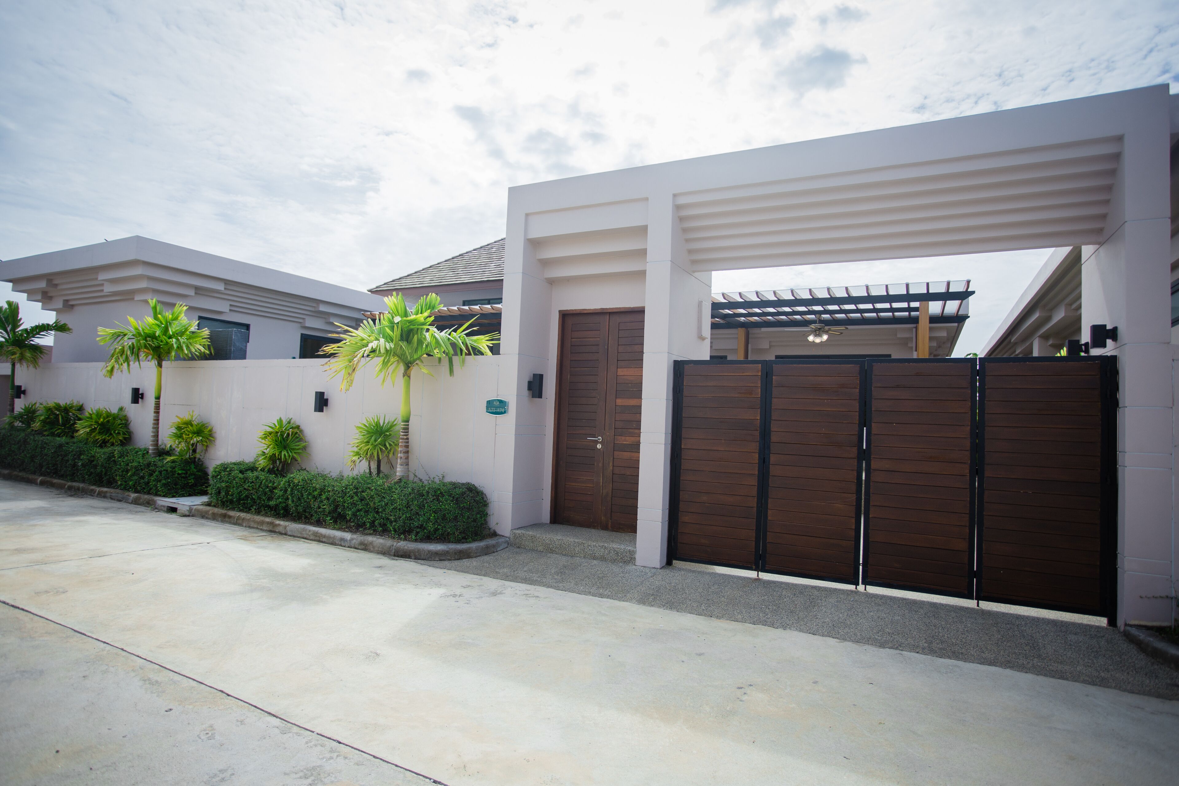 Gold Chariot Pool Villa