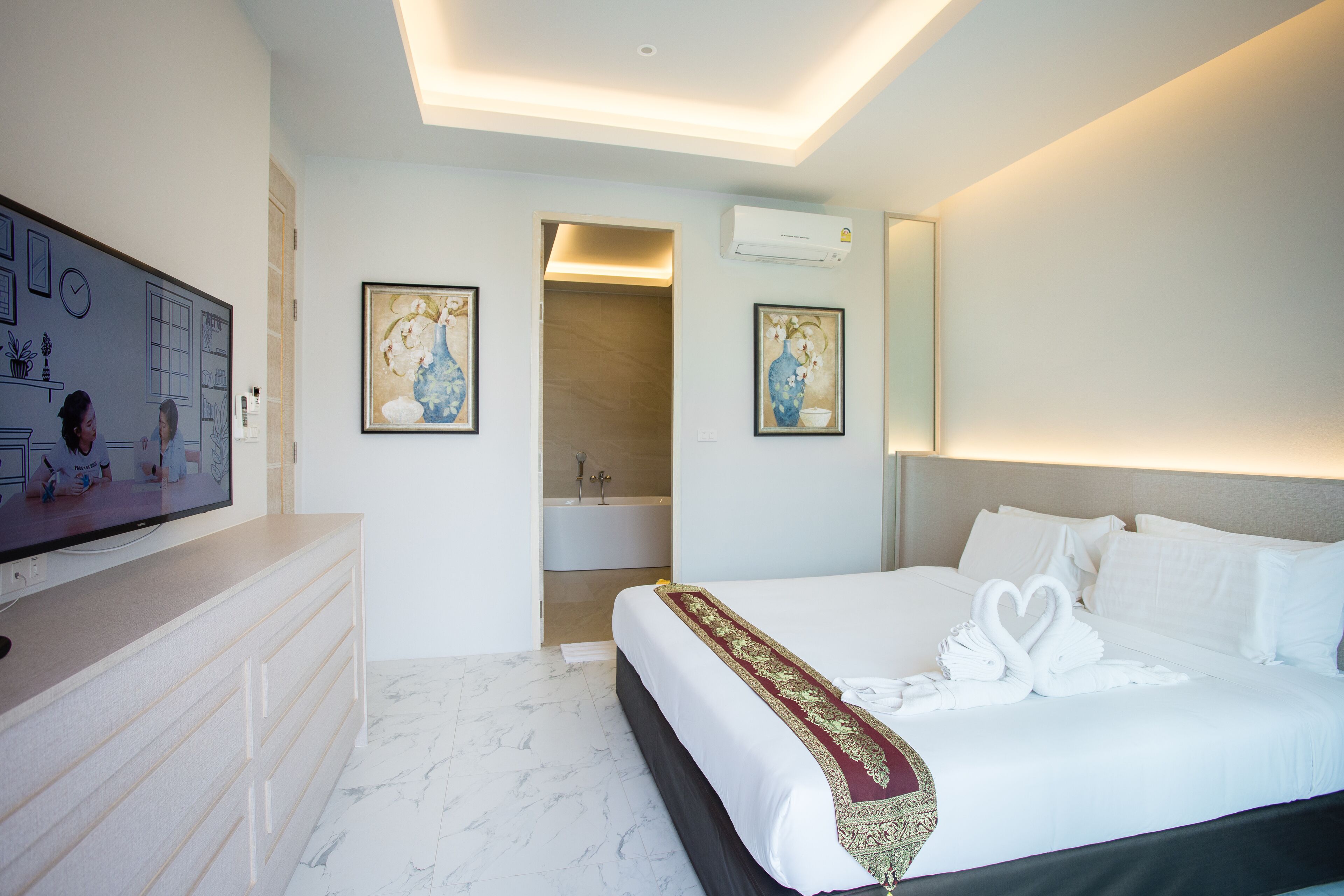 Gold Chariot Pool Villa
