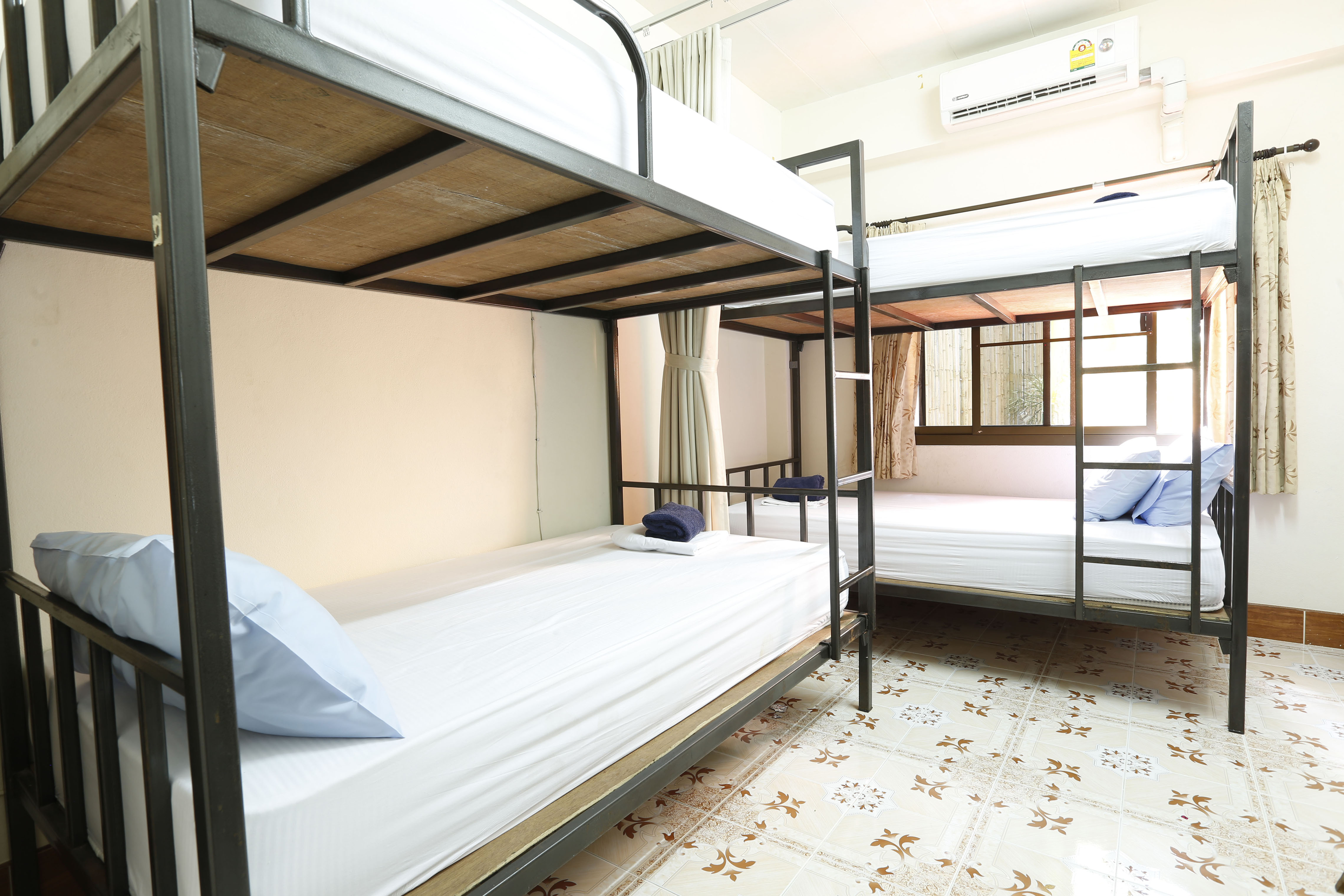 Baan Kamala Guesthouse